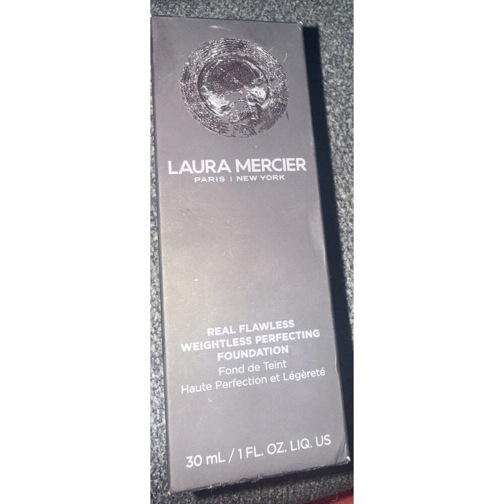 Laura Mercier Real Flawless Weightless Perfecting Foundation - 6N1 Clove, 1 oz